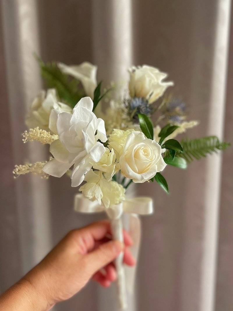 [Eternal Flower Gift] Fresh white and green bouquet/Eternal Flower Bouquet/Photography Bouquet/Bridal Bouquet/Registration Bouquet - ช่อดอกไม้แห้ง - พืช/ดอกไม้ หลากหลายสี