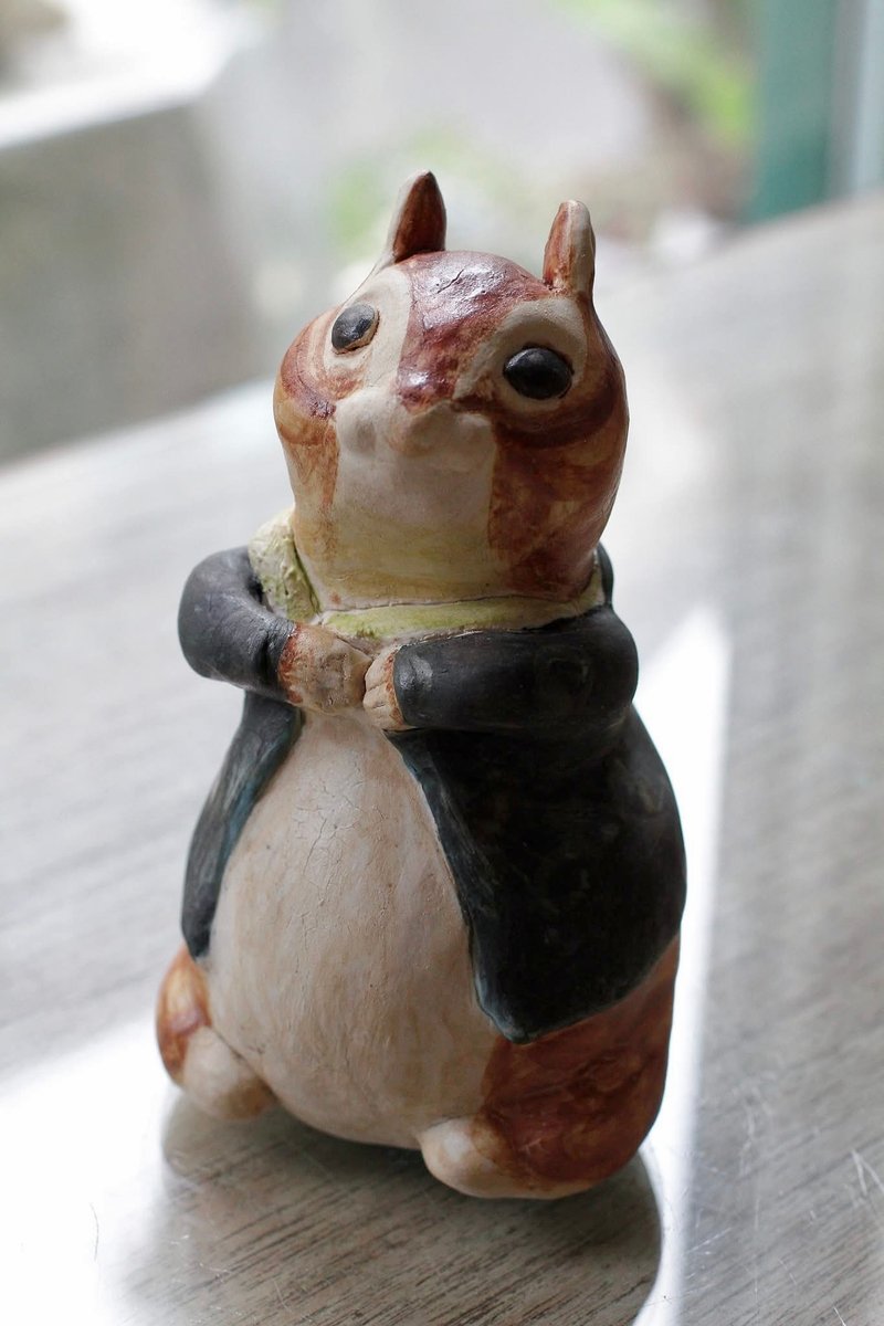 Hand-kneaded ceramic playful squirrel ornaments/pottery dolls - Items for Display - Pottery Multicolor