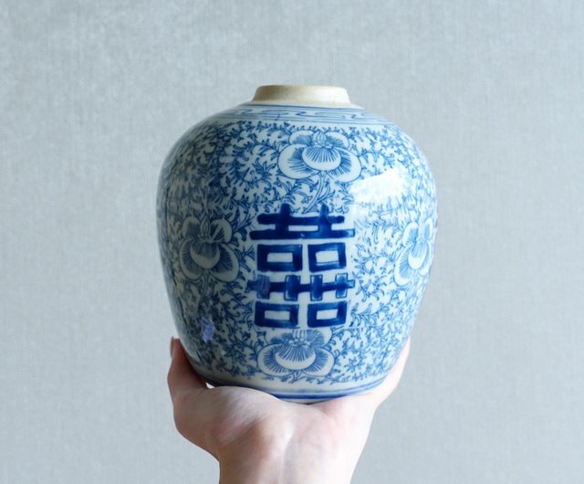 セラミックの青と白の磁器