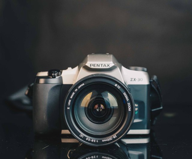 ペンタックス　カメラ ペンタックス ZX-30+シグマ 28-200mm f3.8-5.6 UC #135 フィルム