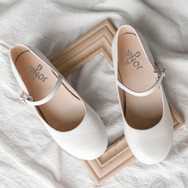 Girls' white Mary Jane flat round toe student shoes British college style simple and elegant all-match princess leather shoes - รองเท้าเด็ก - หนังเทียม ขาว