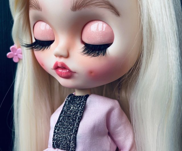 Custom Blythe doll with a happy smile - Shop Cheeky dolls Stuffed Dolls &  Figurines - Pinkoi