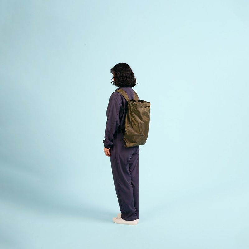 環境にやさしいREシリーズ | 環境にやさしいレジ袋が収納できるリュック ODE（ジュニパーグリーン） - リュック・バックパック - ポリエステル グリーン