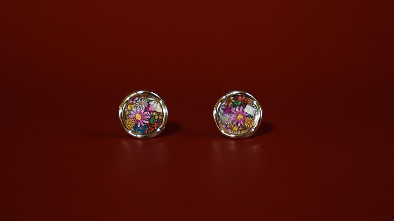 [Yifang Garden] Irregular colorful floral earrings/steel needle/anti-allergic - Earrings & Clip-ons - Resin Multicolor