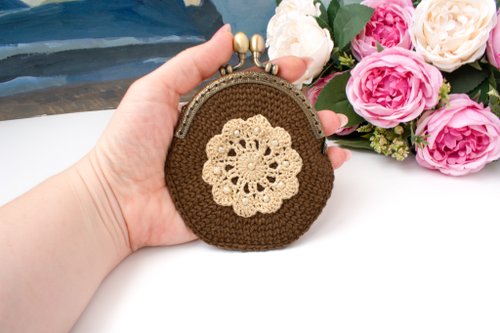 Heart】 Kiss lock bag/coin purse/pink holeless round mouth hand embroidery -  Shop hikim Coin Purses - Pinkoi