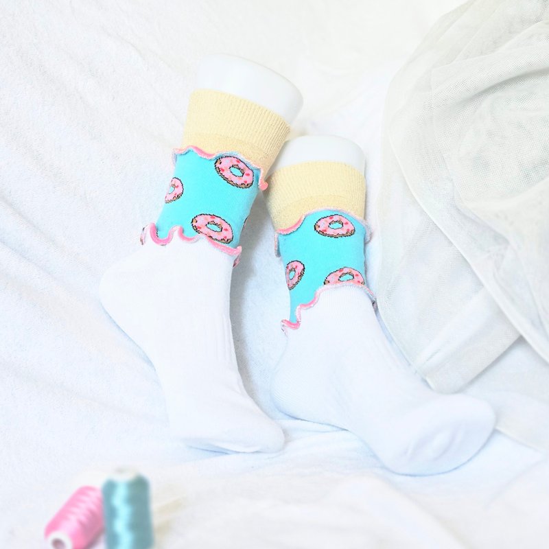 ブルー ピンクドーナツ　カラフルメロウソックス 派手靴下 個性的 22.5〜25 女性靴下 socks - 襪子 - 其他材質 粉紅色