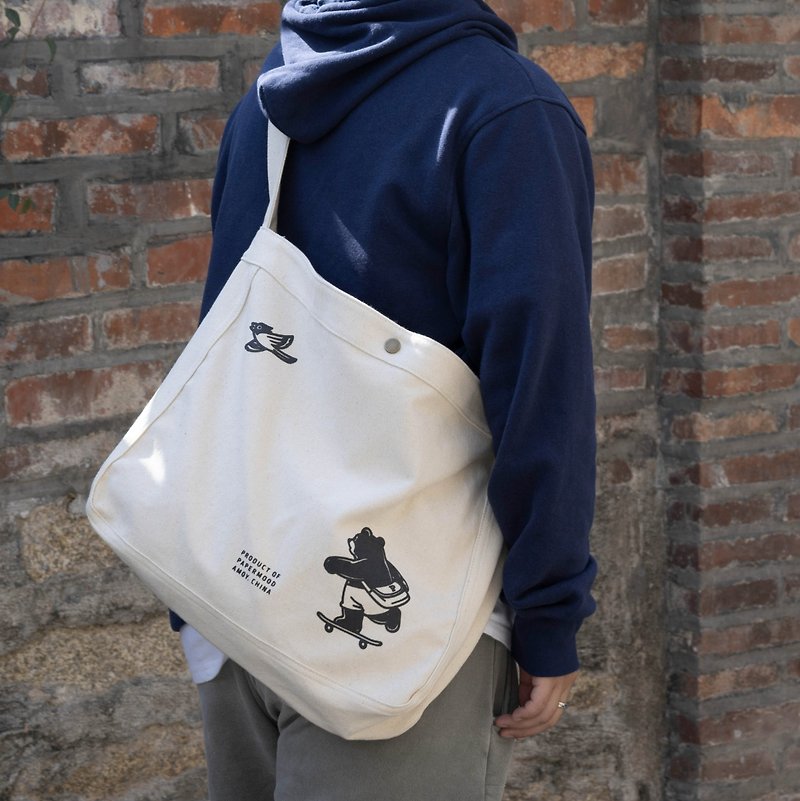 Pippi Bear Thick Canvas Tote Bag Side Back Tote Bag Laptop Bag - กระเป๋าแมสเซนเจอร์ - ผ้าฝ้าย/ผ้าลินิน ขาว