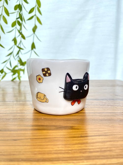 Handmade ceramic mug with witch cat design and a super cute magic broom -  Shop cher's pottery Mugs - Pinkoi