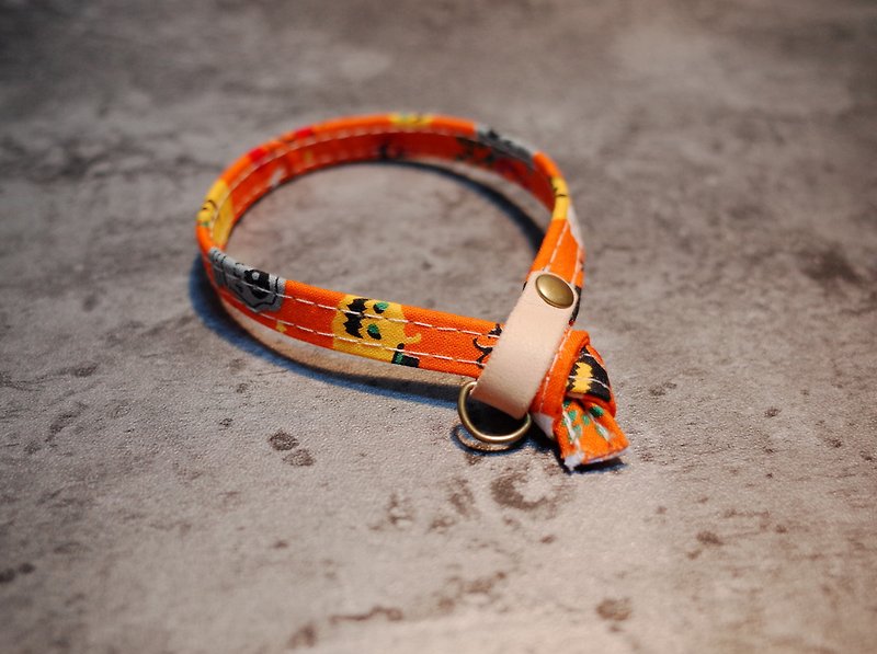 Cat collar limited HALLOWEEN halloween pumpkin with bell and planting skin can add tag - ปลอกคอ - หนังแท้ 