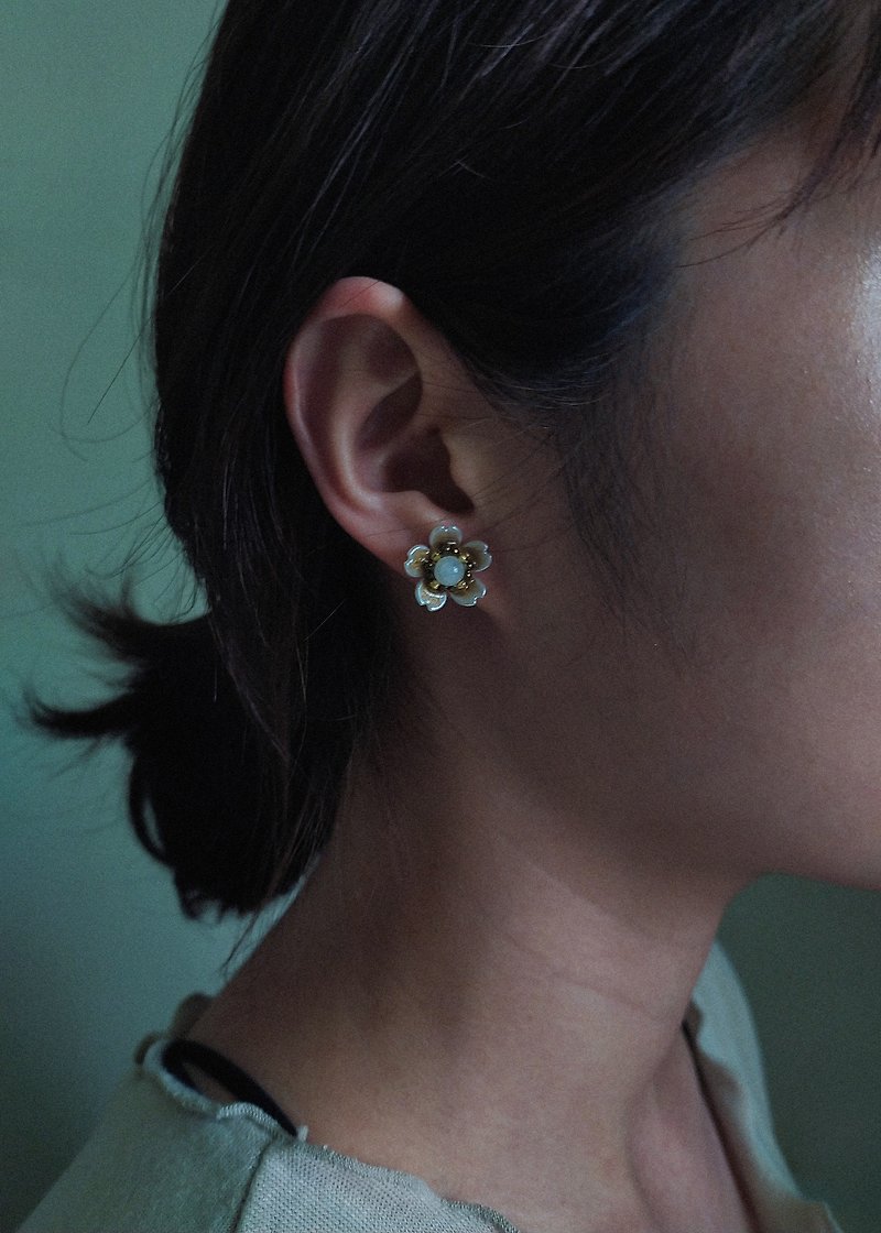 Little Blue Moonlight Sakura Earrings Natural Stone - Earrings & Clip-ons - Semi-Precious Stones White