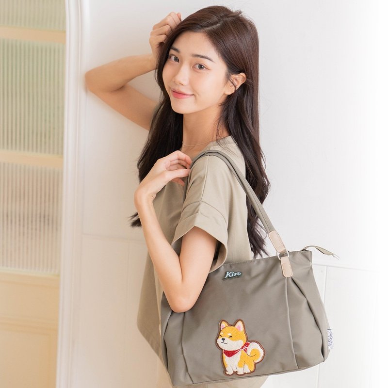 Puff bag Shiba Inu baby towel embroidered shoulder bag [33002301] - กระเป๋าแมสเซนเจอร์ - วัสดุกันนำ้ สีเขียว