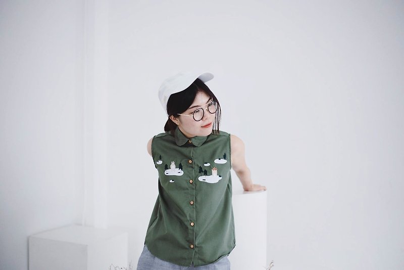 Sleeveless Shirt - Snow Bear - 恤衫 - 棉．麻 綠色