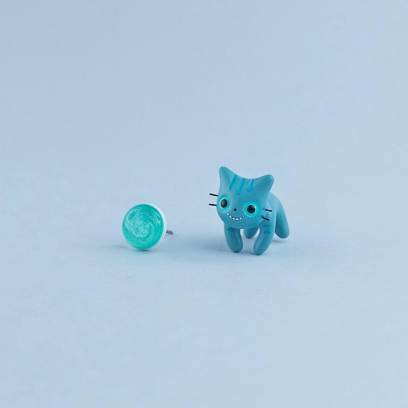 Cheshire Cat - Polymer Clay Earrings, Handmade&Handpaited - 耳環/耳夾 - 黏土 藍色