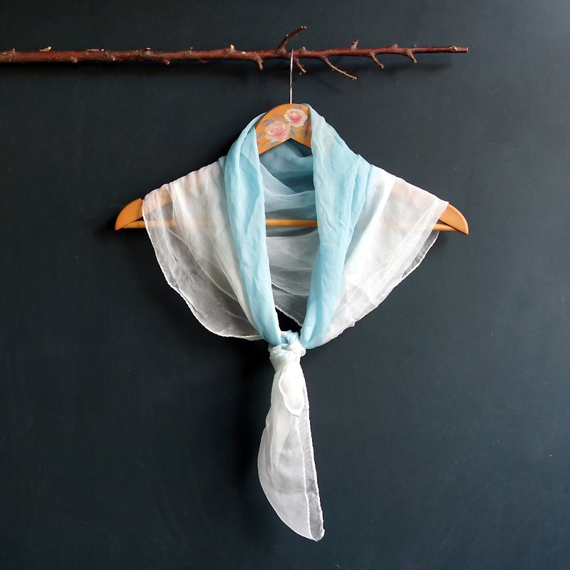 Plant stained silk scarf - ผ้าพันคอ - ผ้าไหม สีน้ำเงิน