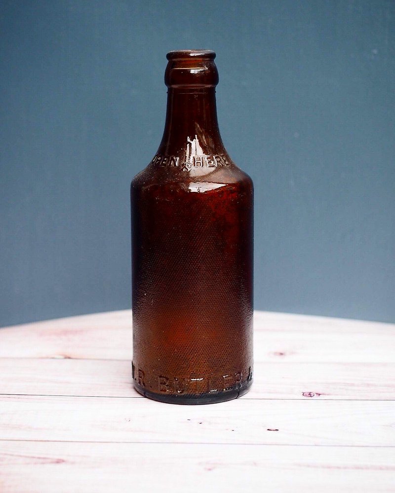 Hand blown glass bottle / syrup bottle / seasoning bottle century old pieces - ของวางตกแต่ง - แก้ว 