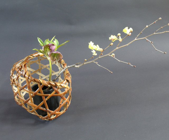 翠篁作　煤竹　雲龍　花入　共箱　花瓶 翠篁作 煤竹 雲龍 花入 共箱 花瓶 翠篁作 煤竹 雲龍 花