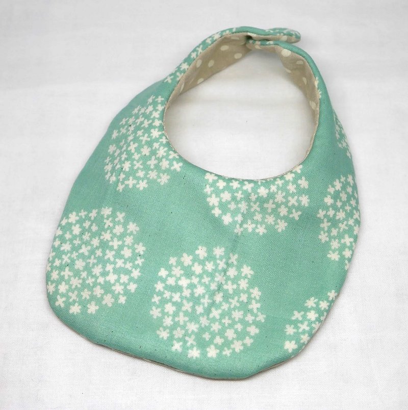 Japanese Handmade 8-layer-gauze Baby Bib - 口水肩/圍兜 - 棉．麻 綠色
