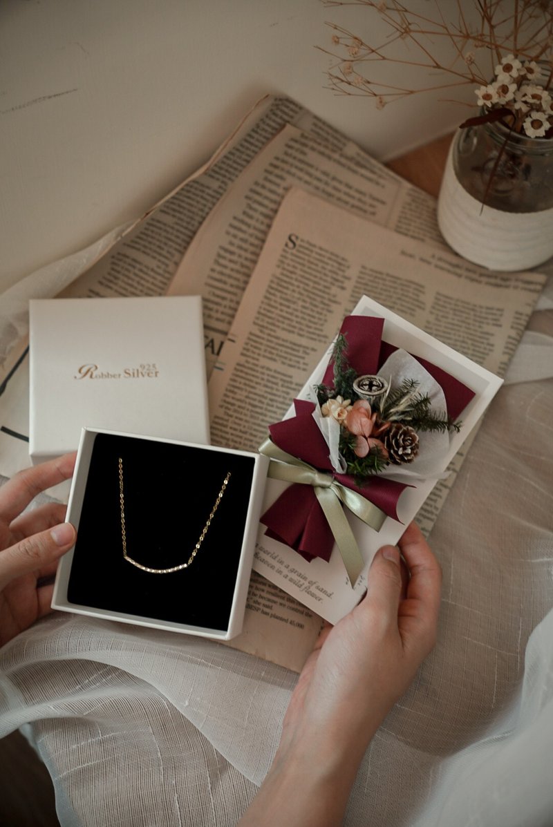 Christmas bouquet card + 14KGF gold-filled smile light necklace - สร้อยคอ - พืช/ดอกไม้ สีเขียว