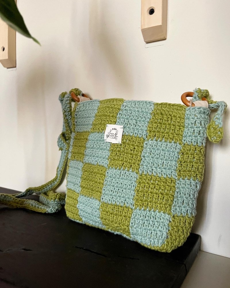 Mint lemon丨Handmade crochet bag丨Matcha green & off-white - กระเป๋าแมสเซนเจอร์ - ผ้าฝ้าย/ผ้าลินิน สีเขียว