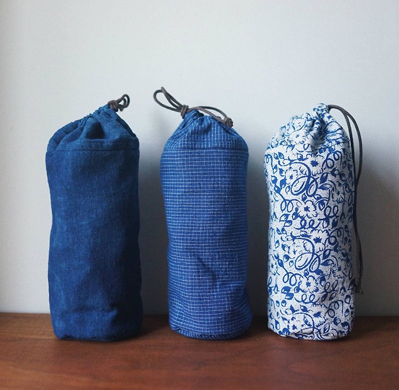 Multicolor blue plant dyed old calico drink bag cross cotton quilted cotton accompanying mug cover - Beverage Holders & Bags - Cotton & Hemp Blue