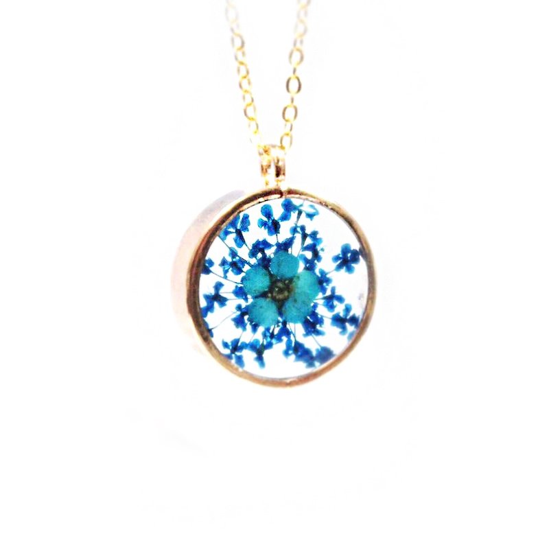 Blue Lovers (Golden Frame Necklace transparent pressedflower necklace) - Necklaces - Other Metals Blue