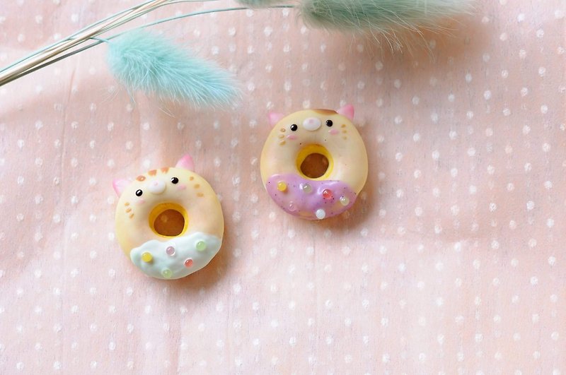 :│Sweet Dream│:Mini Donuts+vanilla cream donut cat+key ring/dust plug/bag ornament/gift - Keychains - Clay Yellow