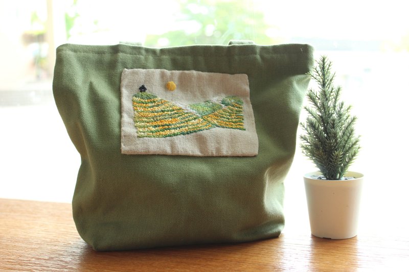 富里六十石山刺繡書袋 喬宇工作室|手提包/手提袋人氣榜 Pinkoi