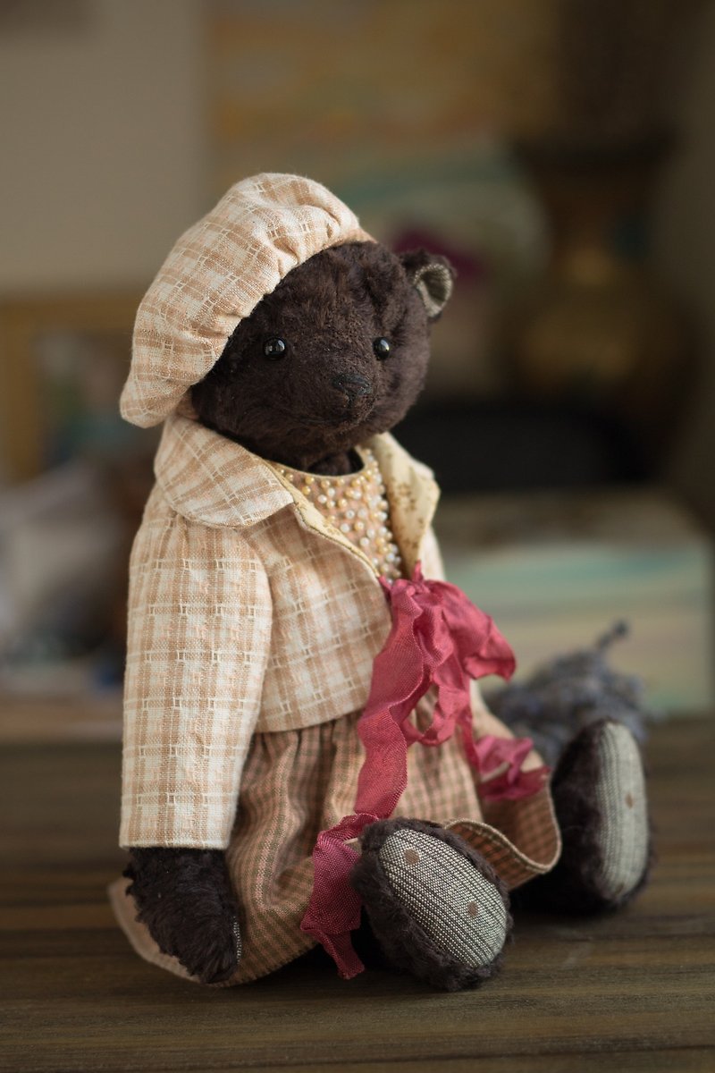 Artist brown teddy bear 25 cm in vintage french style, with dress and beret - 公仔模型 - 其他材質 咖啡色