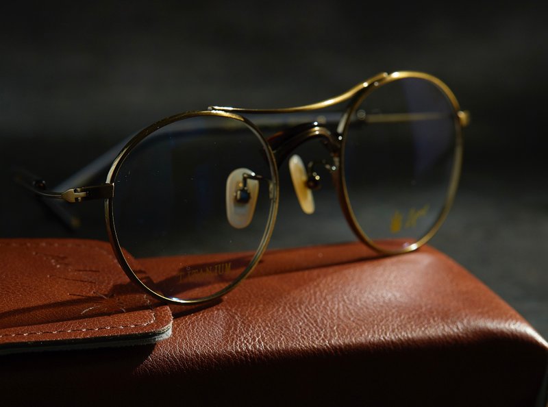 Handcrafted Eyewear Minimal Aviator : Pure Titanium made in Japan - 眼鏡/鏡框 - 其他材質 卡其色