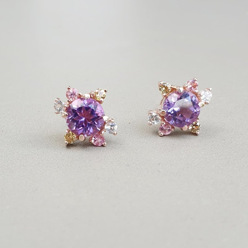 Amethyst earrings set with Sapphire, 925 Silver in rose gold plated. - 耳環/耳夾/耳骨夾 - 寶石 紫色