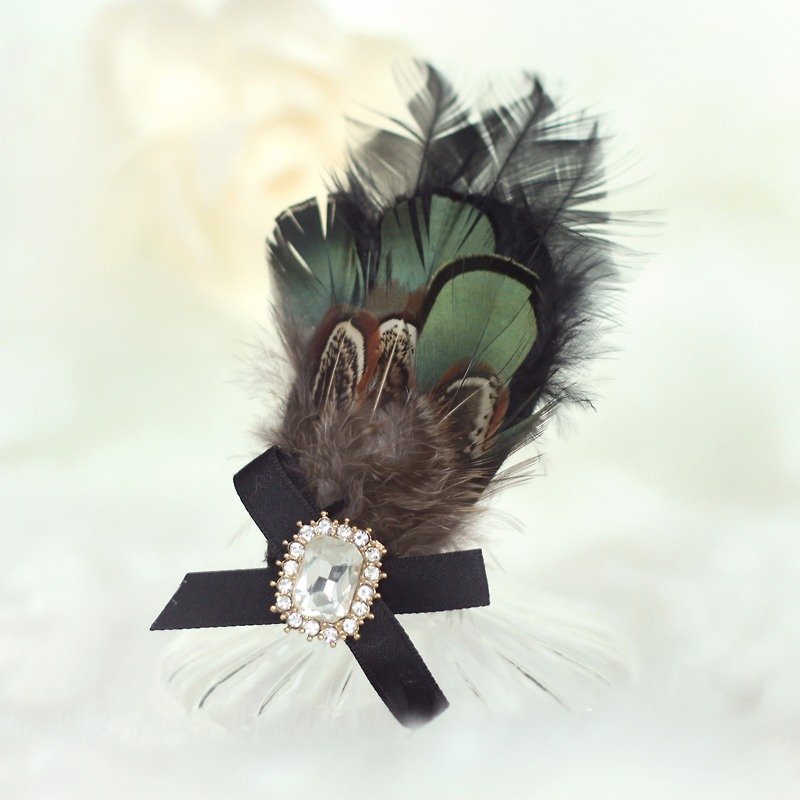 Feather with Rhinestone Decoration Hair Clip - เครื่องประดับผม - วัสดุอื่นๆ สีดำ