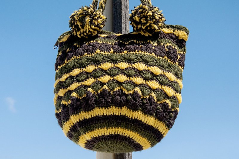 Pure wool wool crocheted light bag / crocheted bag / side backpack / shoulder bag / tote bag / shopping bag-grassland - Messenger Bags & Sling Bags - Wool Multicolor