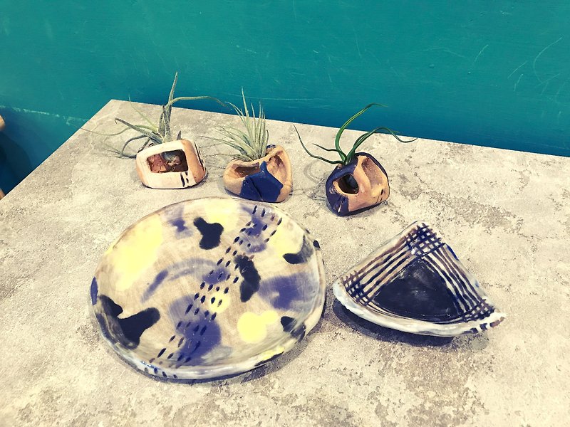 異世界的下午茶時光 (小花器、盤子、醬汁小碟子) - 盤子/餐盤/盤架 - 陶 多色
