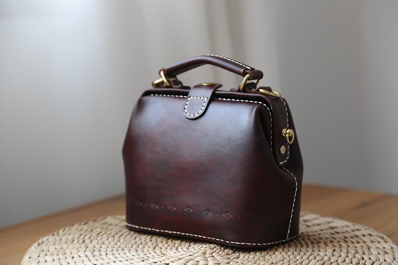 [Tangent School] Doctor's bag kiss lock bag pure hand-stitched vegetable tanned leather lady's cute shoulder bag handbag - กระเป๋าเอกสาร - หนังแท้ สีนำ้ตาล