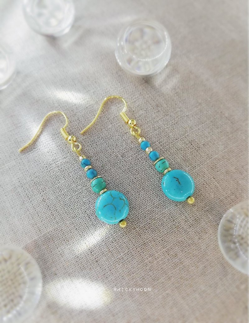 Handmade bead earring - 耳環/耳夾/耳骨夾 - 塑膠 藍色