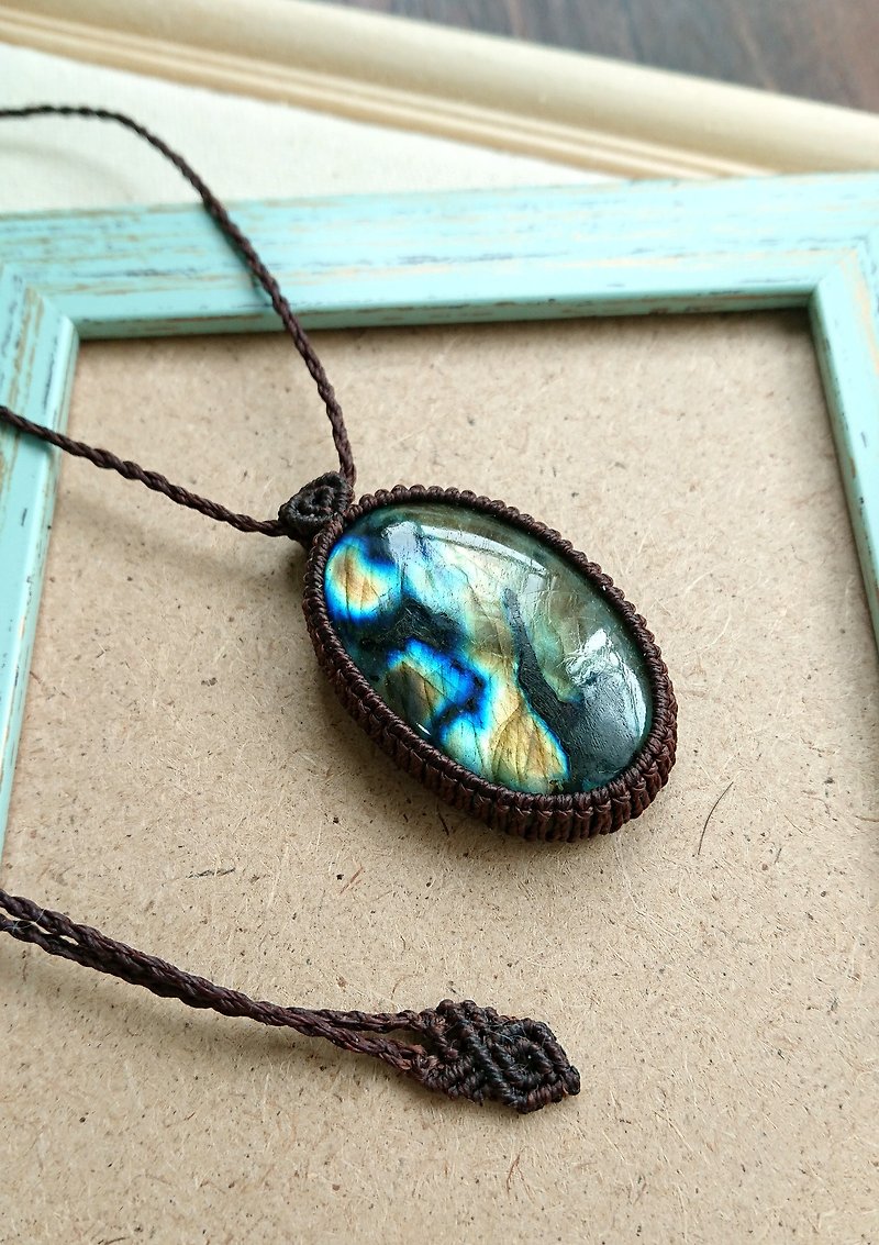 Misssheep P12 - Handcrafted Macrame Pendant with Labradorite Gemstone - Necklaces - Other Materials Brown