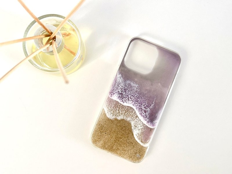 iPhone 14/15 series Beach Phone Case, Hand-painted, Ideal Gift - 手機殼/手機套 - 樹脂 紫色
