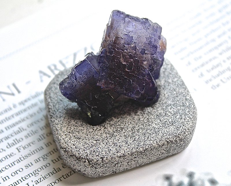 石栽 SHIZAI▲紫色螢石原礦（含底座）▲ - 擺飾/家飾品 - 寶石 紫色