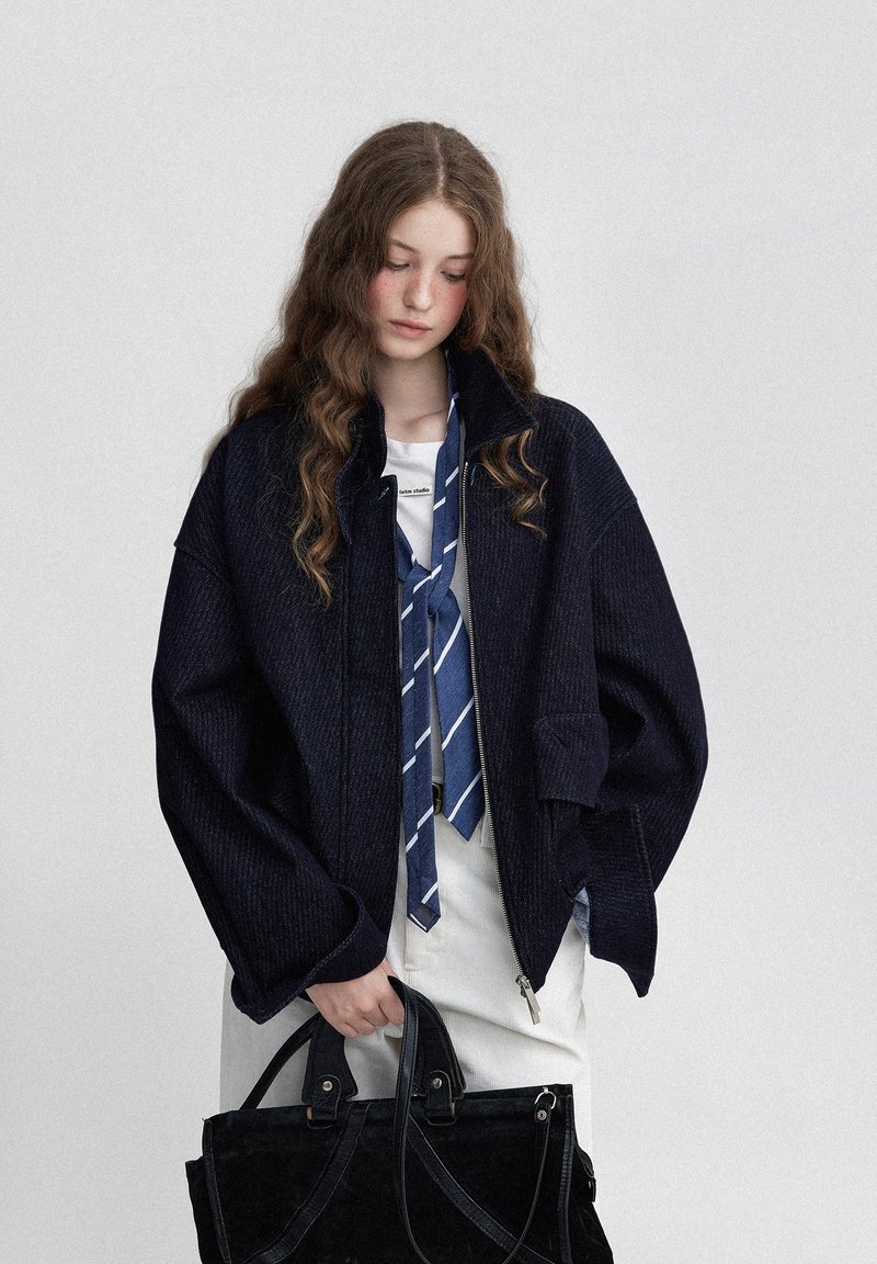 復古撞色 / 廓形感牛仔夾克外套 / 棉斜紋 - 女大衣/外套 - 其他材質 多色