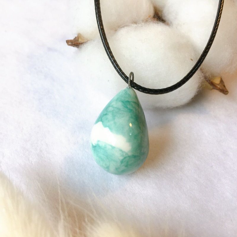 [Handmade by Ceramic Artist] Perfume Essential Oil Necklace-Lime Cloud Glaze | Handmade Pottery - Necklaces - Porcelain Green