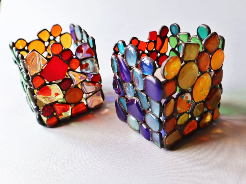 Stained glass candle holder, fused glass Tea light candle holder, Romantic Gift. - 香氛蠟燭/燭台 - 玻璃 多色