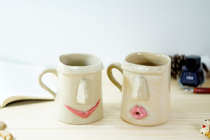 Classic Moai Smile, Kiss Shaped Cute Mug, Water Cup, Tea Cup, Coffee Cup-Approximately 390ml - Mugs - Pottery Multicolor