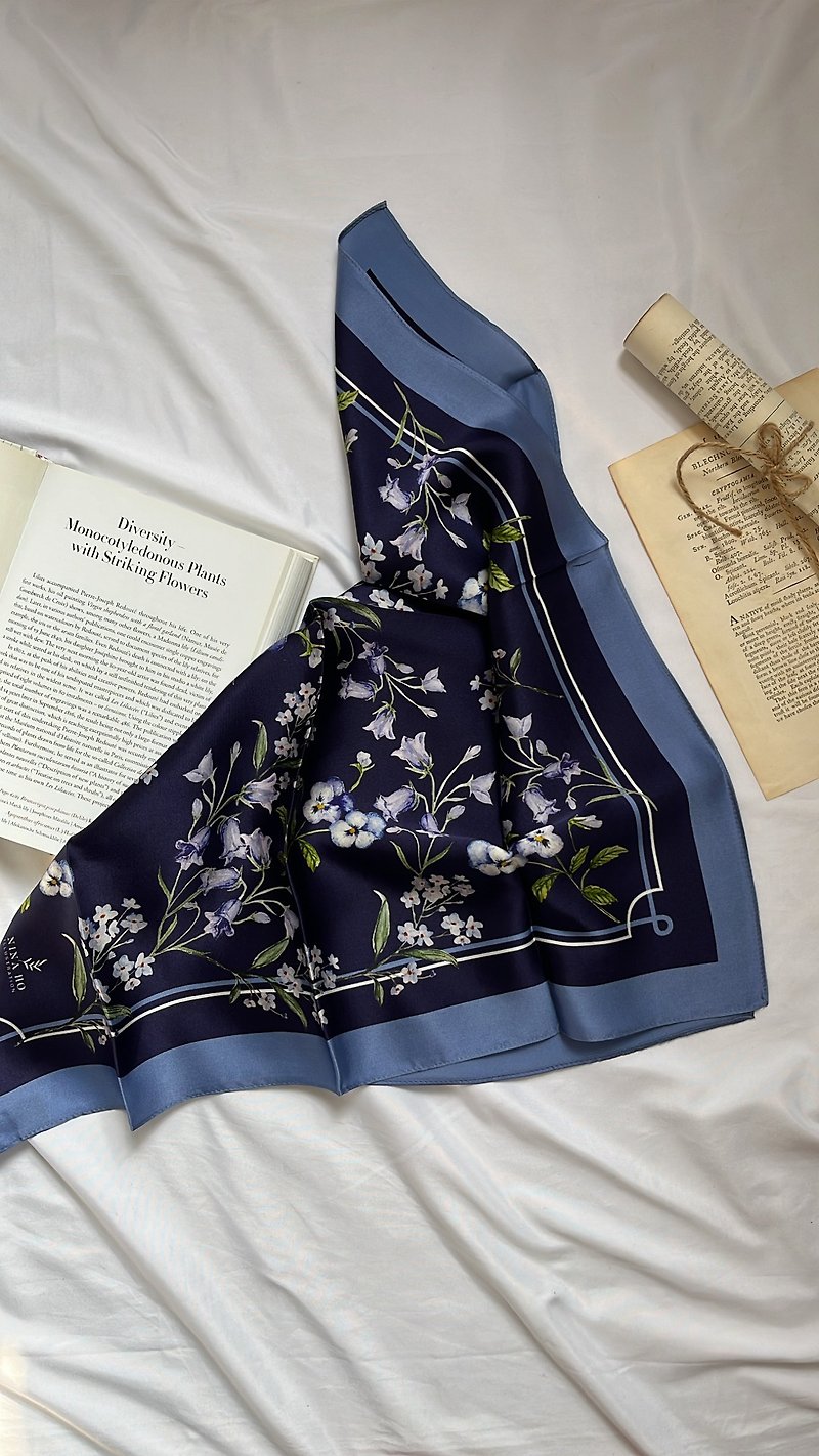 60x60 bluebell double-sided silk scarf - ผ้าพันคอ - ผ้าไหม สีน้ำเงิน