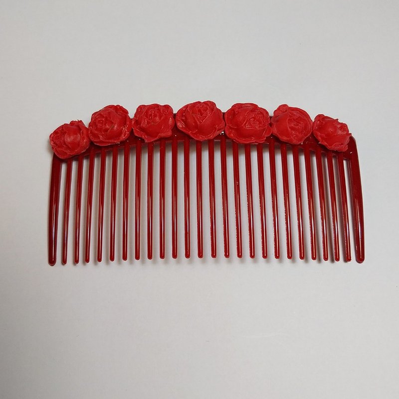 Red Rose Flower Head Decoration Handmade Plastic Comb - 髮夾/髮圈 - 其他人造纖維 紅色