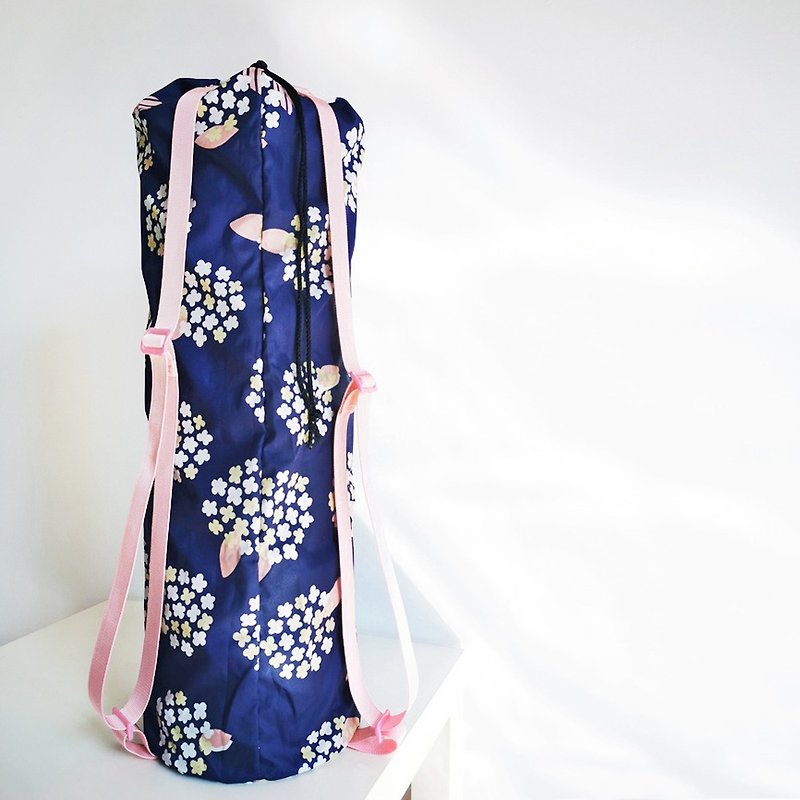 Double strap yoga cushion bag/yoga bag - Sakura Flower [Limited Handmade] - อุปกรณ์เสริมกีฬา - วัสดุกันนำ้ สีน้ำเงิน