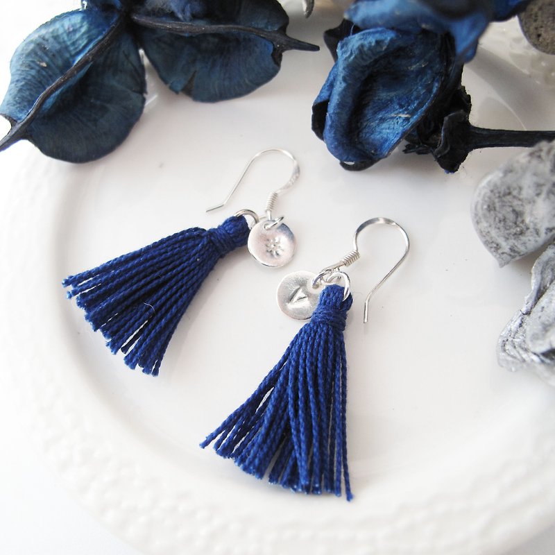 Large members [handmade silver jewelry] tassels × small type silver medals × fashion tassels sterling silver earrings - Earrings & Clip-ons - Sterling Silver White
