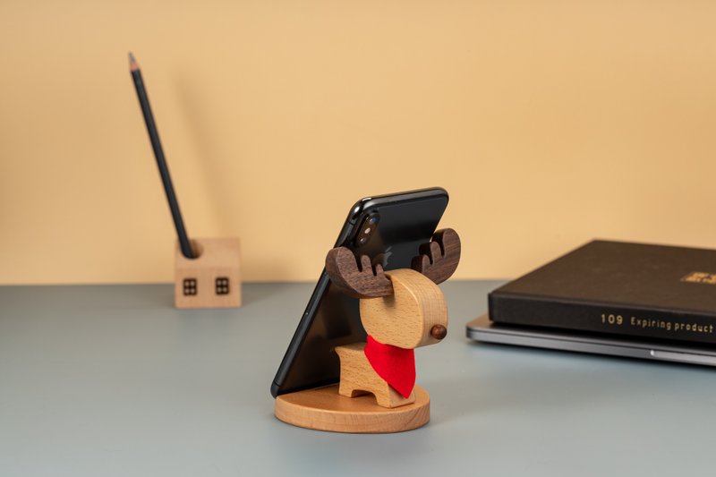 Reindeer phone holder - Phone Stands & Dust Plugs - Wood Brown