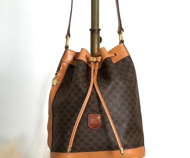 【美品】CELINE マカダム ブラゾン セカンドバック PVCレザー CELINE セリーヌ マカダム ブラウン ゴールド金具 PVC/レザー
