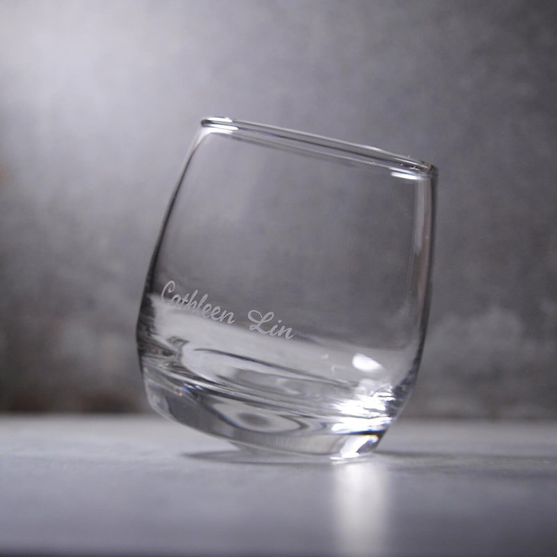 客製化禮物 270cc【搖搖杯】不倒翁威士忌杯(底部圓錐形無法平放) - 酒杯/酒器 - 玻璃 灰色