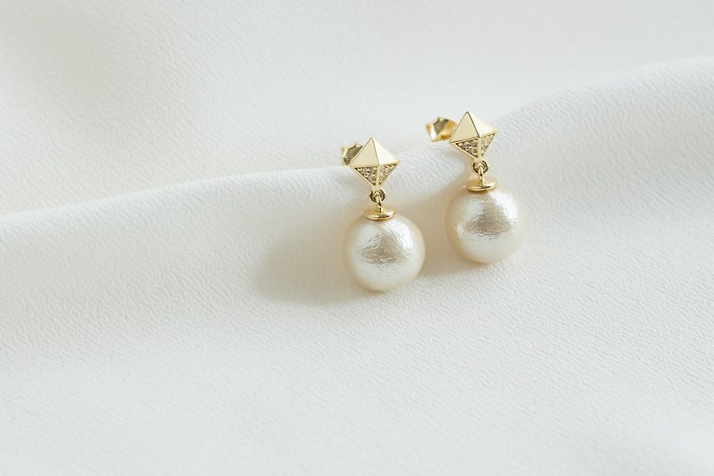 Naivety - cotton pearl earrings - ต่างหู - โลหะ ขาว